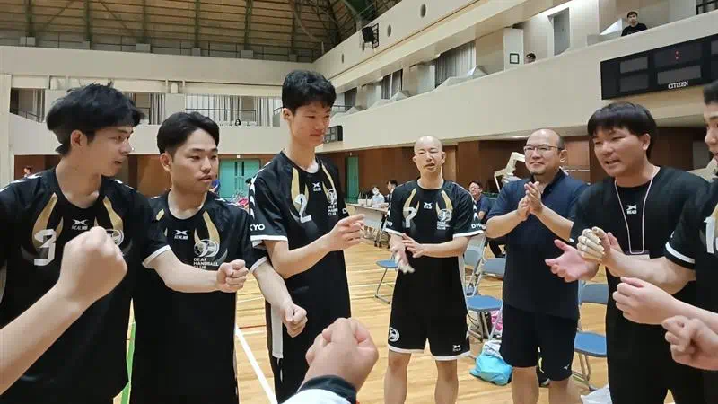 男子デフハンドボールチームの写真