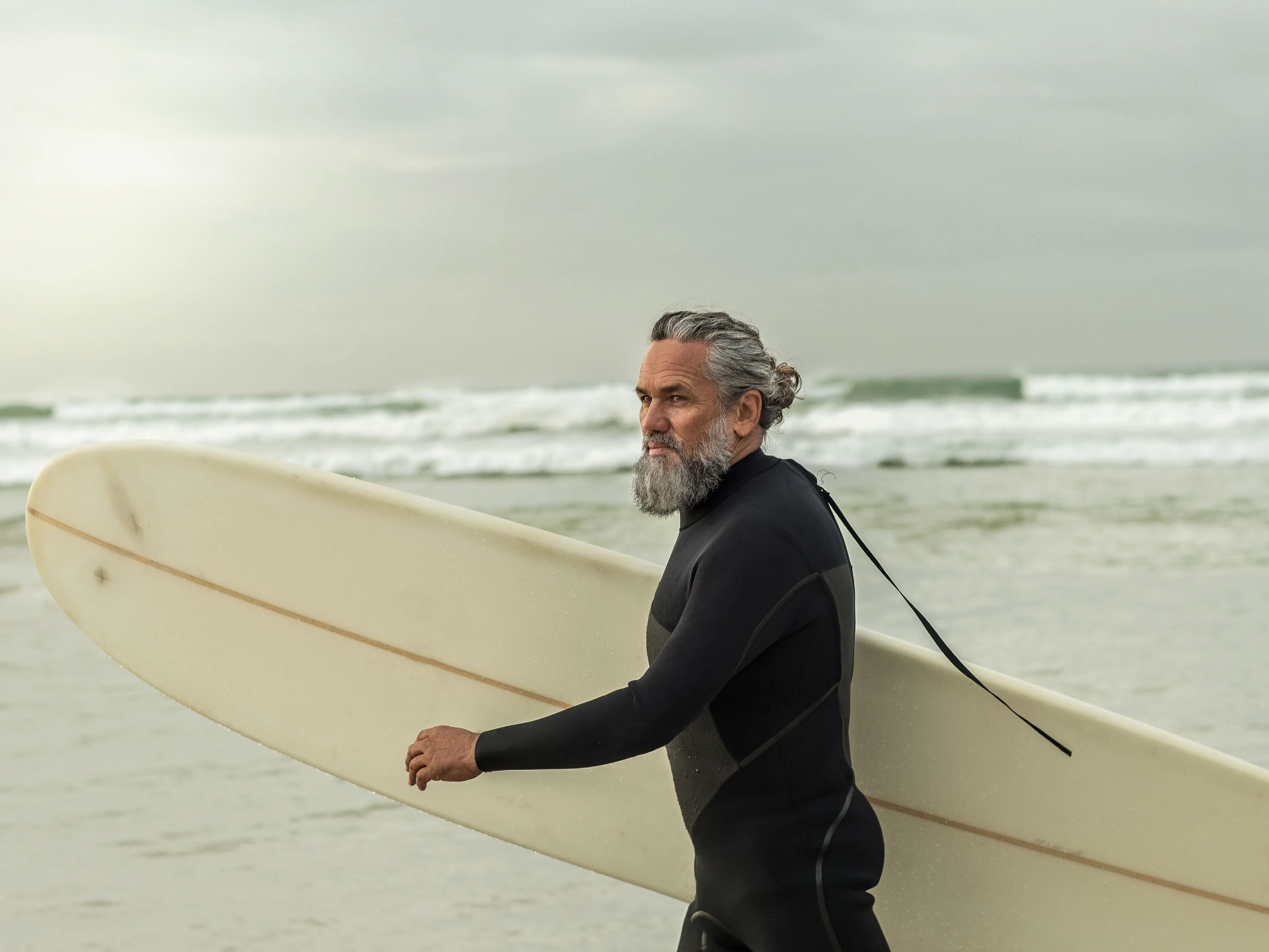 Rediscover the bliss of catching waves, fully immersing yourself in the thrill and energy of the surfing community, hearing every instruction and encouragement with the clarity provided by hearing aids.