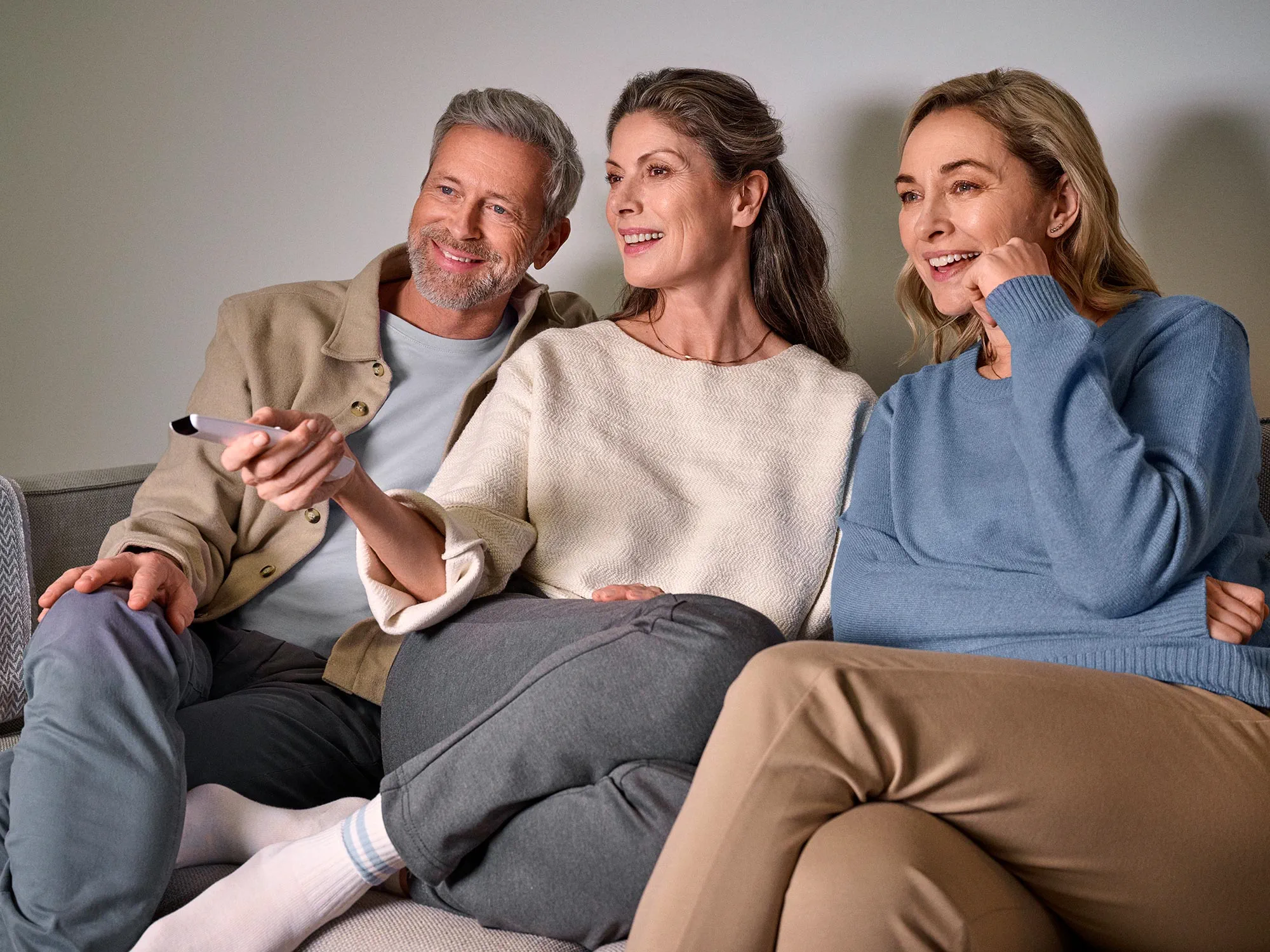 friends-watching-tv-hearing-improvement-4x3