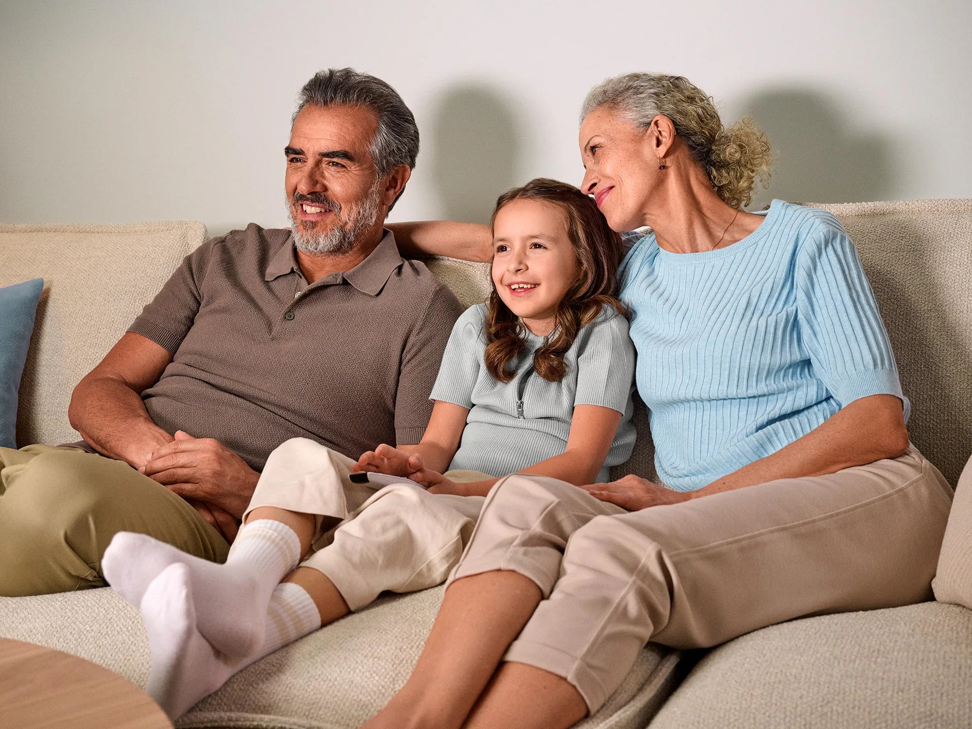 grandparents-tv-casual-hearing-improvement-4x3