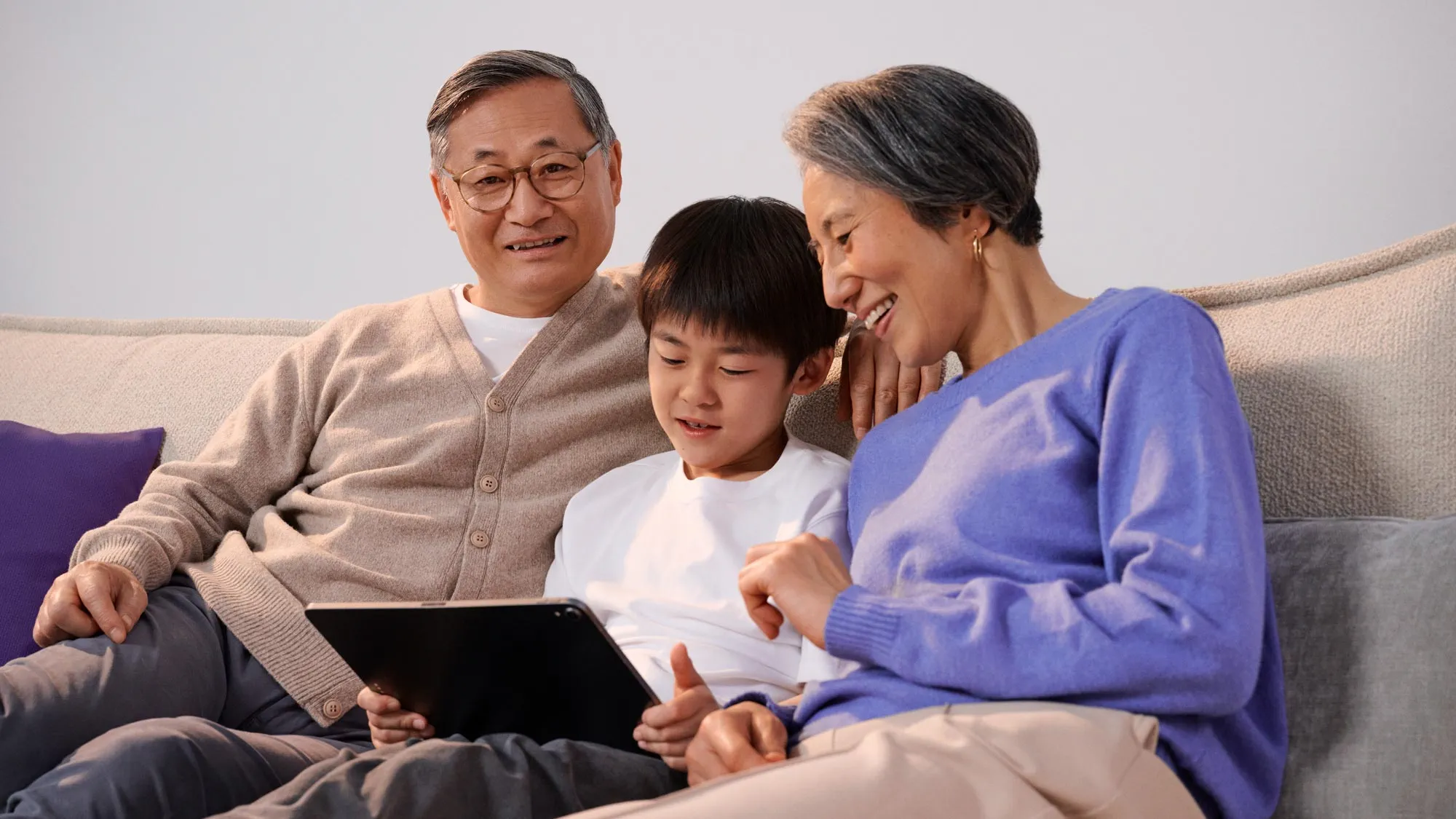 grandparents-boy-technology-hearing-improvement-16x9