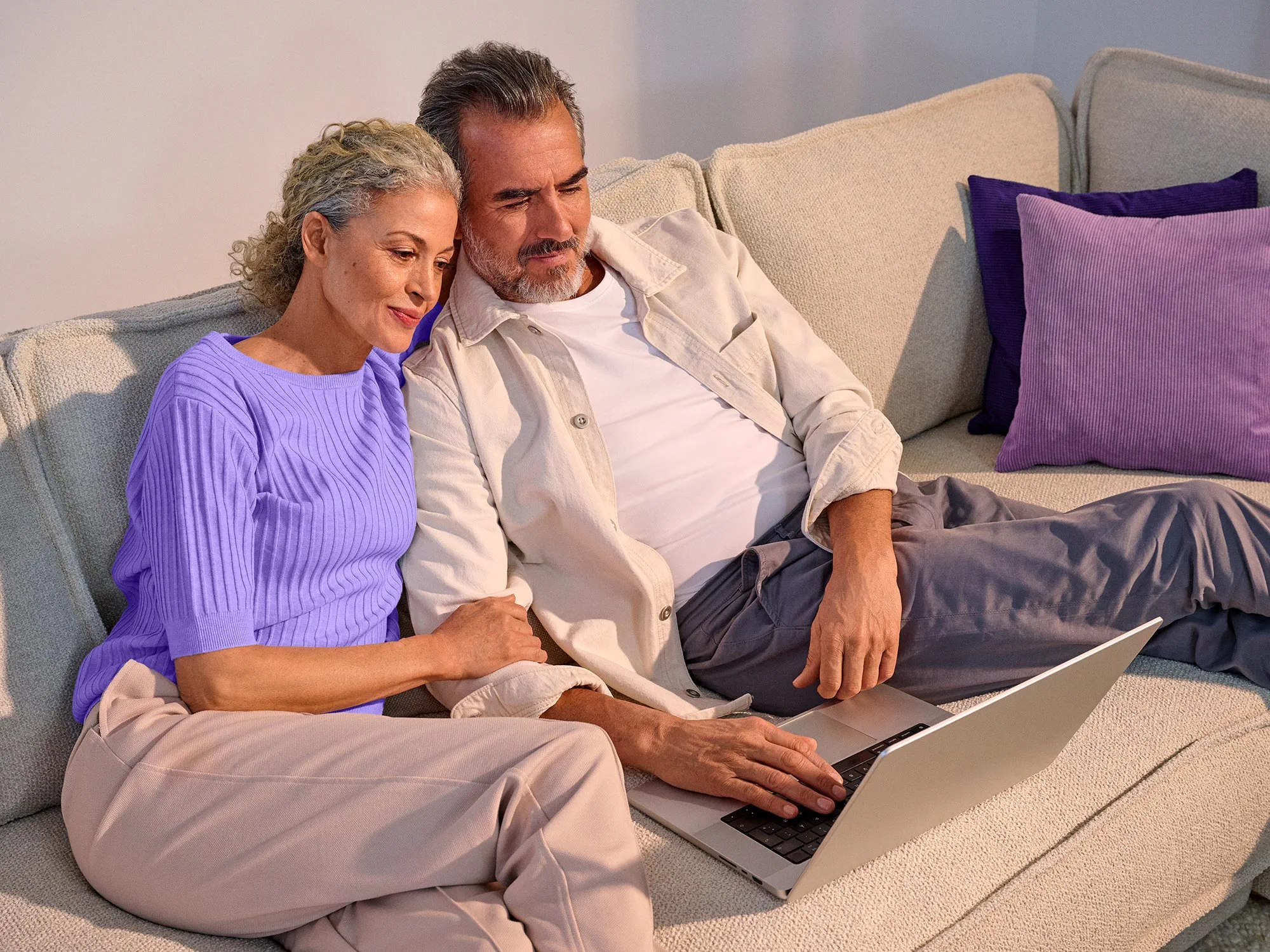 couple-comfortable-technology-hearing-aids-4x3