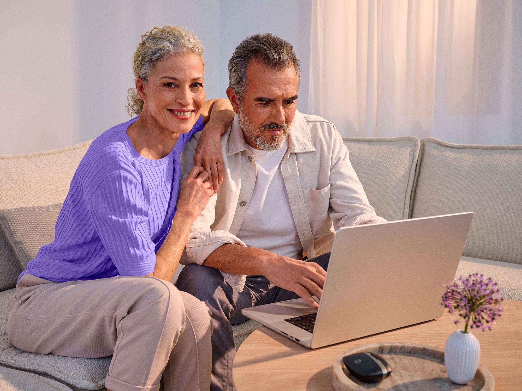 hopeful-couple-technology-hearing-aids-4x3
