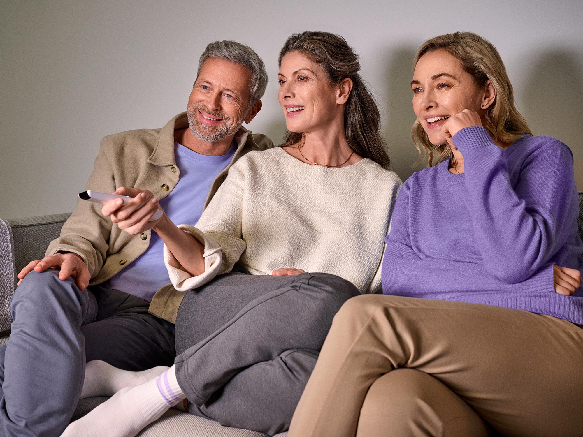 friends-watching-tv-hearing-improvement-4x3