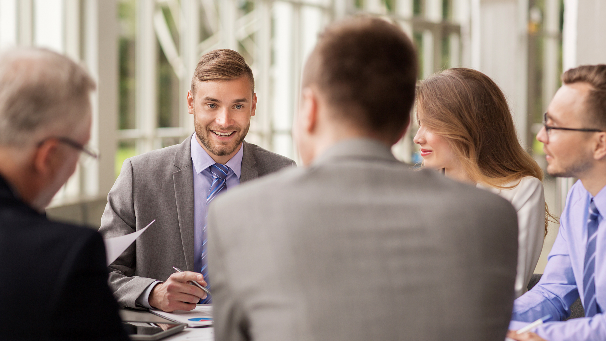 Attend business meetings with ease thanks to hearing aids