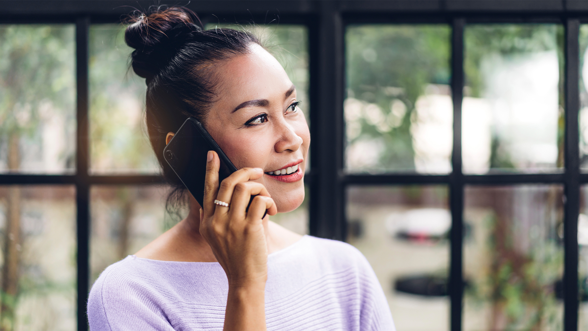 Talk with friends over the phone using hearing aids