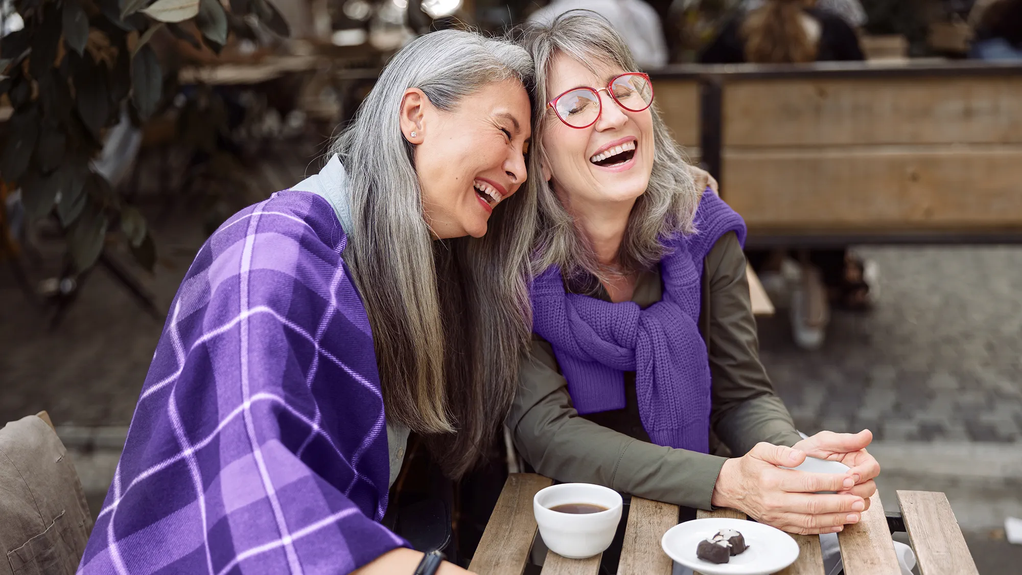 Relish the lively atmosphere of a cafe while effortlessly participating in conversations with the assistance of hearing aids.