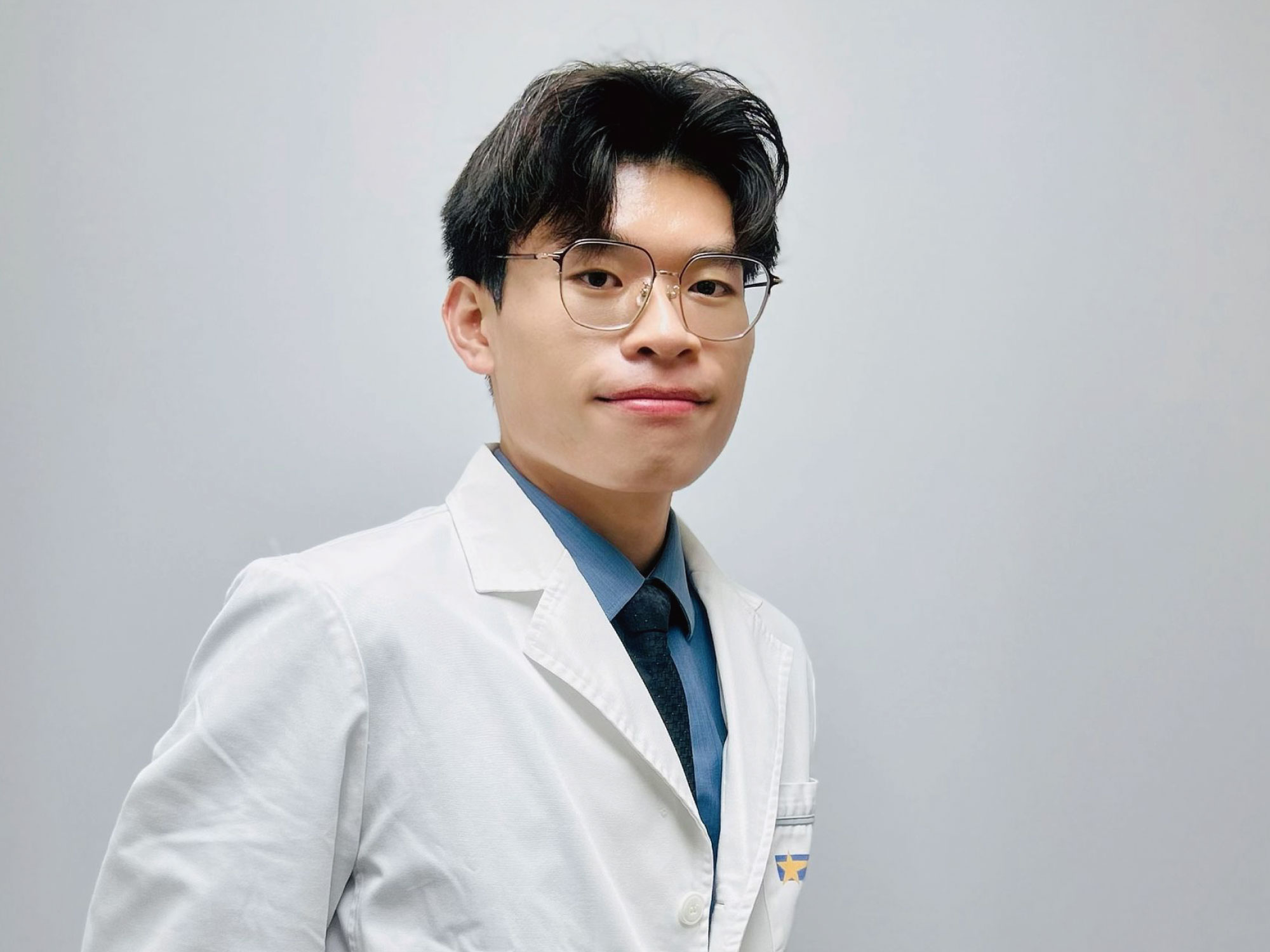 Audiologist team member hearing aids