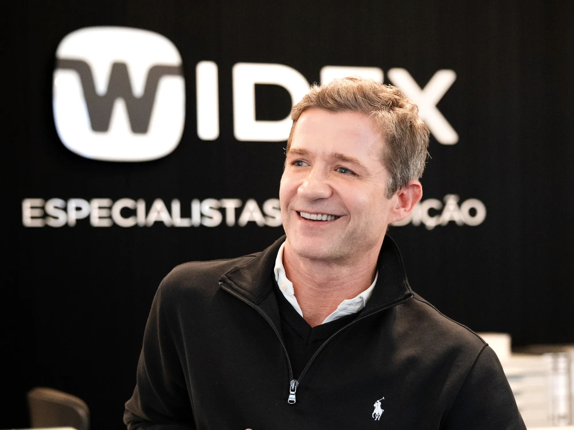 Pedro Granger numa loja Widex